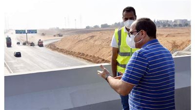 لحظة تفقد السيسي مشروعات تطوير محاور وكباري القاهرة والجيزة |فيديو