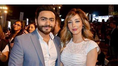 من الإعجاب للفراق .. تفاصيل قصة حب تامر حسني وبسمة بوسيل
