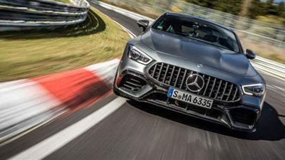 استعراض مهارات أسرع سيارة لرجال الأعمال على حلبة نوربرجرنج  | فيديو