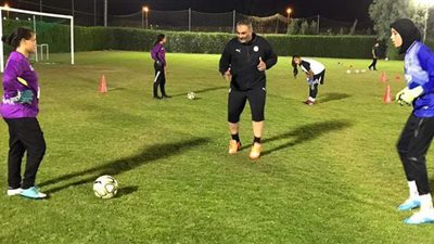 إنهاء الهجمات والتسديد على المرمى الأبرز فى مران منتخب الكرة النسائية | صور