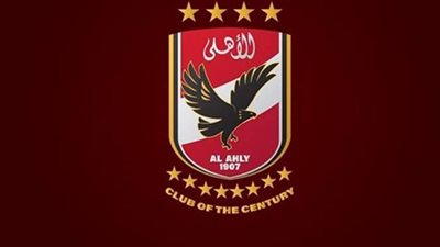 نجم الأهلي السابق: 