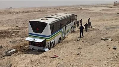 إصابة 39 شخص في حادث انقلاب أتوبيس على طريق قنا _ الأقصر