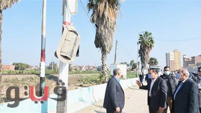 لتأمين حركة القطارات..إزالة 100 محل مخالف على شريط السكة الحديد في منيا القمح