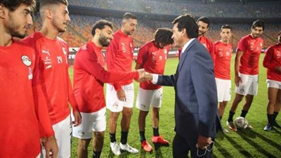 الجميع خلف المنتخب.. مساندة قوية من وزير الرياضة للفراعنة قبل مباراة توجو