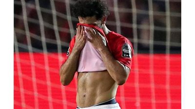 بعد إصابته بكورونا .. أحزان  وبكاء في حياة محمد صلاح | فيديو وصور