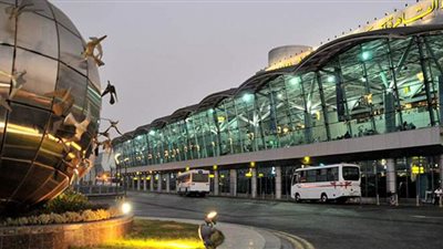 إقلاع ووصول 16 رحلة جوية لنقل 24 ألف راكب بمطار القاهرة