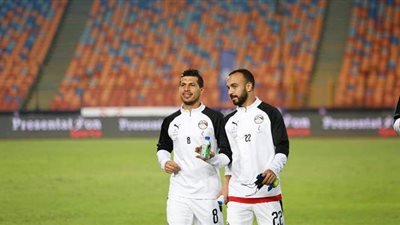 قبل نهائي أفريقيا.. شاهد كيف يتعامل لاعبو الأهلي والزمالك داخل الملعب | صور