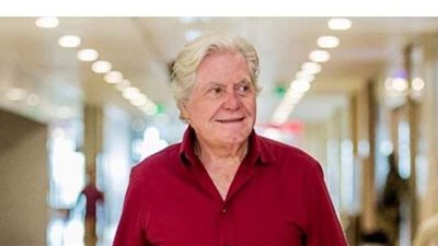 حسين فهمي عن زيجاته الـ5: أنا بتاع ستات ومقدرش أنكر | فيديو