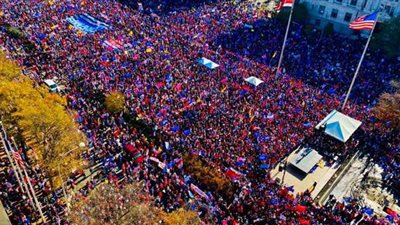 رذاذ الفلفل.. حيلة الشرطة لتفريق الحشود المؤيدة لترامب في واشنطن | فيديو