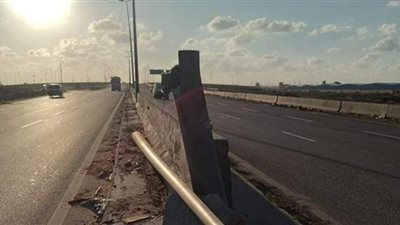 خسائر نوة المكنسة.. انهيار اجزاء من عقارات وتهشم سيارة بالإسكندرية