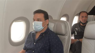 طائرة المنتخب الوطني تغادر مطار القاهرة متوجهة إلى توجو | صور