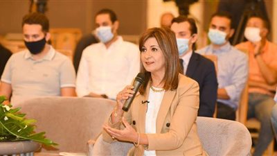 وزيرة الهجرة للشباب: مصر بحاجة إلى عقولكم وخبراتكم
