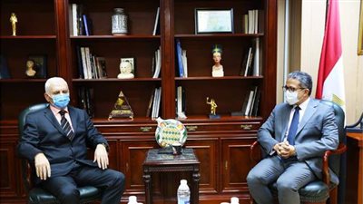 وزير السياحة والآثار يبحث سبل التعاون المشترك مع سفير البوسنة والهرسك