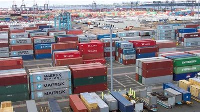 تداول 134 ألف طن و 3869 حاوية بميناء الإسكندرية