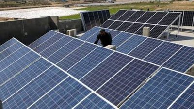 تشغيل 95 بئرًا جوفيًا بنظام الطاقة الشمسية في الوادى الجديد