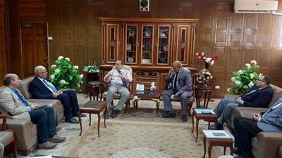 محافظ شمال سيناء يلتقي وفد الهيئة القومية للإنتاج الحربي