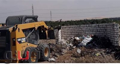 رفع 8 أطنان قمامة  من قرى القنطرة شرق بالاسماعيلية  | صور