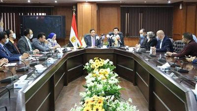 وزير الرياضة يبحث آليات مبادرة 