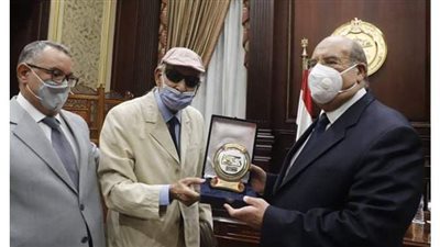 حلمي الحديدي خلال زيارته 