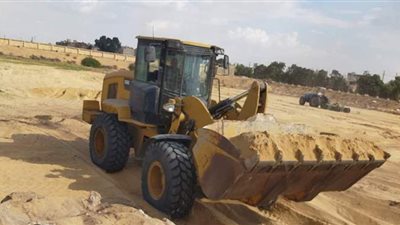 محطة البحوث بالإسماعيلية تضع ساترا ترابيا ليفصلها عن قرية الحجاز