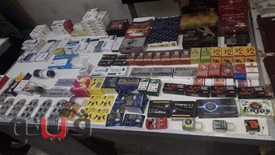 ضبط  إكسسوارات هواتف مقلدة  بالمقطم