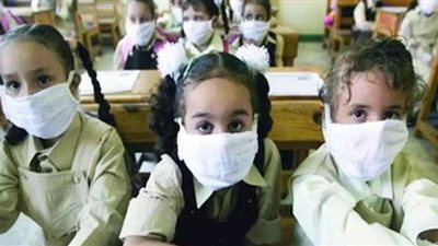 حقيقة إعطاء طلاب المدارس تطعيمات لمكافحة الديدان