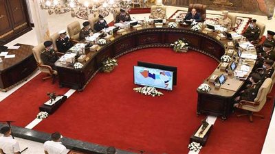 السيسي: طلبة الكليات والمعاهد العسكرية يشكلون مع زملائهم من الجامعات المدنية أمل مصر