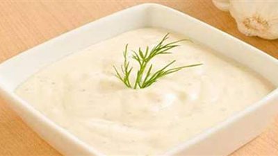 طريقة عمل الثومية بالنشا