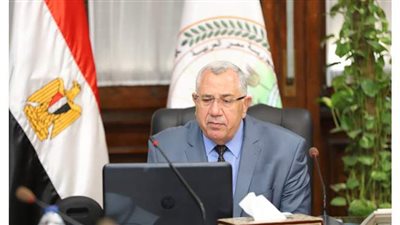 وزير الزراعة يوجه بمتابعة إنتاجية بمحصول القمح ويشدد على توفير الأسمدة للمزارعين