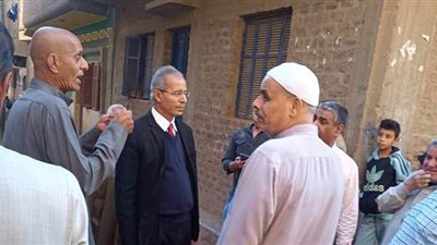 بعد إخلاء 3 منازل.. محافظ سوهاج يشكل لجنة لمعاينة ومعرفة أسباب الهبوط الأرضي