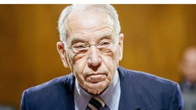 إصابة السيناتور الأمريكي تشاك جراسلي بكورونا