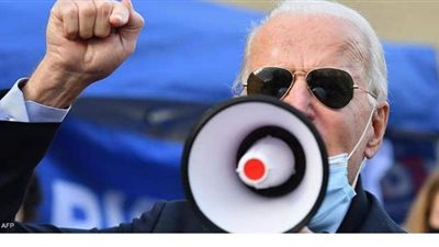 محلل سياسي عن الأزمة الأمريكية: تجاوز حدود الحريات مؤشر خطير