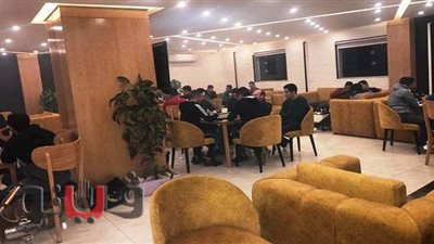 كورونا في كافيهات ومقاهي الشرقية.. لا كمامة ولا تباعد اجتماعي | صور