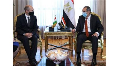 وزير الاتصالات يبحث مع سفير المجر التعاون في مجالات الذكاء الاصطناعي