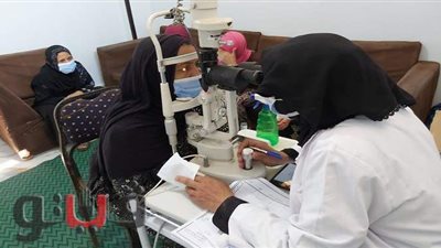 كشف وعلاج بالمجان.. قافلة طبية تفحص 715 حالة مرضية ببني سويف