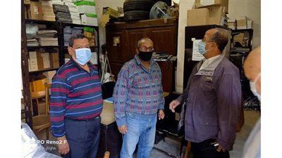 رئيس حى المنتزه ثان بالإسكندرية يتابع  الإجراءات الاحترازية بالإدارات