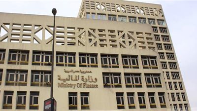 «المالية»: الخمسة المحالون للمحاكمة ليسوا من العاملين بالضرائب