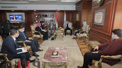 محافظ بني سويف يلتقي  عددا  من شباب البرنامج الرئاسي للتأهيل للقيادة