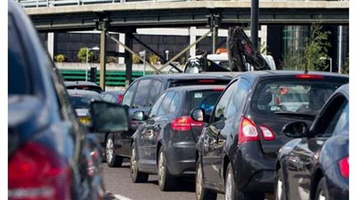 بريطانيا تحظر بيع السيارات الجديدة العاملة بالوقود أو الديزل اعتبارا من 2030