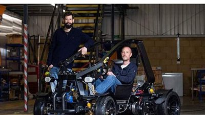 أول سيارة كهربائية مصنوعة بالكامل من البلاستيك