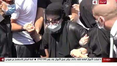 شهيرة تبكي على الهواء: لقنت محمود ياسين الشهادة في الإسعاف | فيديو