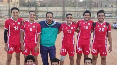 بثلاثية نظيفة.. طائرة 