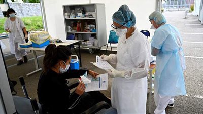 وزير صحة تونس: رغم زيادة إصابات كورونا لا للعودة للإغلاق