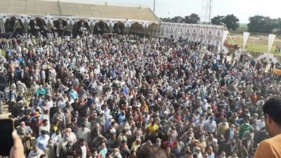 الآلاف يؤدون صلاة الجنازة على هرماس رضوان في إستاد بني عبيد | صور