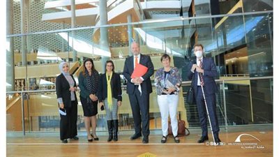 سفير هولندا يزور مكتبة الإسكندرية