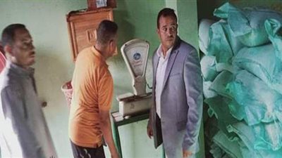 وكيل تموين القنطرة شرق يؤكد توافر الدقيق بالمخابز