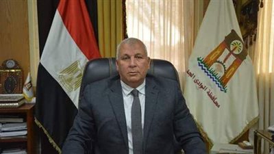 محافظ الوادي الجديد يدعم الأندية الرياضية بـ 240 ألف جنيه