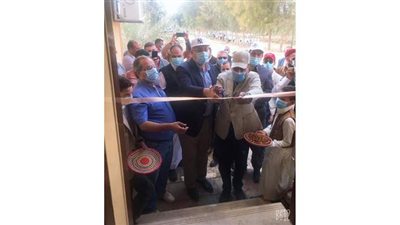 وزير الزراعة ومحافظ مطروح يجتمعان مع عمد وعواقل سيوة ويبحثان آفاق التنمية بالمحافظة.. والقصير: برامج مطورة لتحسين سلالات الماشية