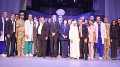 وزيرة الثقافة تشهد أولى ليالي 