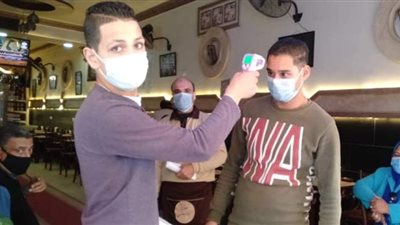 حملة مكبرة على المقاهي فى الإسكندرية للتأكد من تطبيق الاجراءات الاحتزازية
